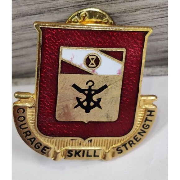 Original US Army 5th Engineer Battalion Distinctive Insignia DI DUI Pair 1139 - Picture 3 of 4